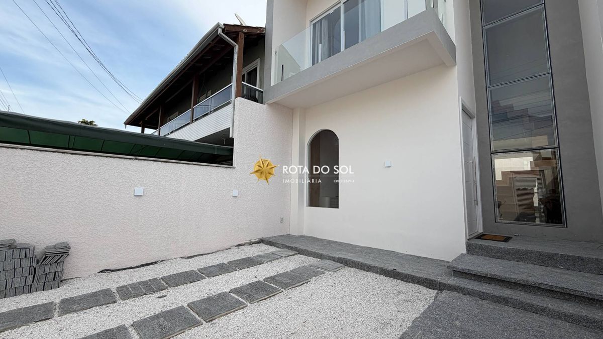 Casa 3 Dormitórios Praia Bombas Bombinhas SC - 1