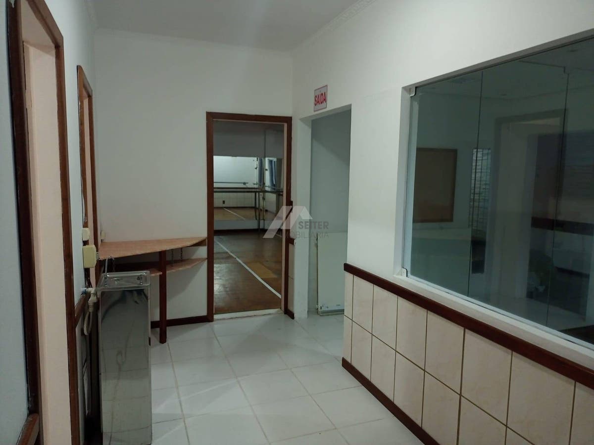 Casa comercial para locação no corrego grande