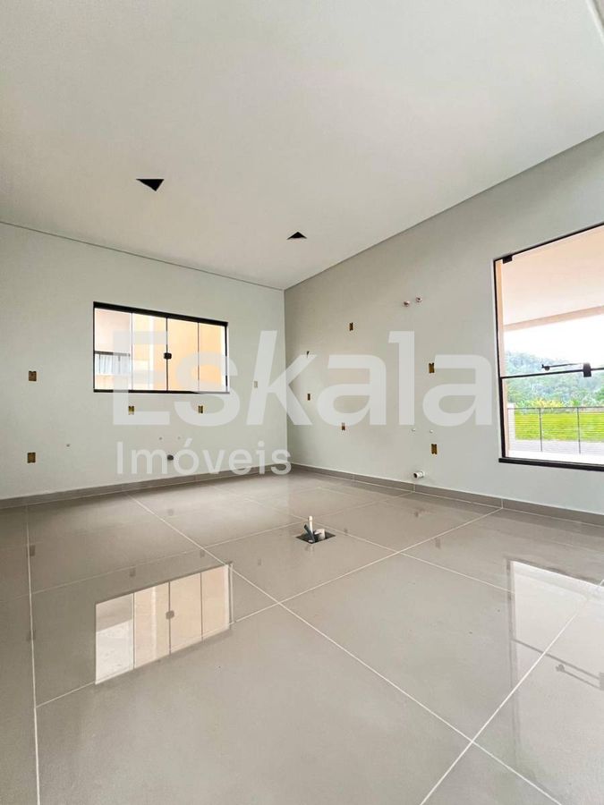 Casa Alto padrão Contendo 01 Suíte + 02 Dormitórios Jaragua 99 - Jaragua do Sul