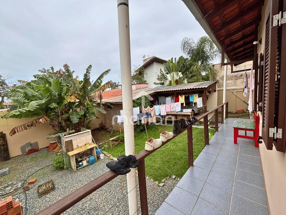 Casa a 600m da praia com 3 quartos, Praia Grande - Penha