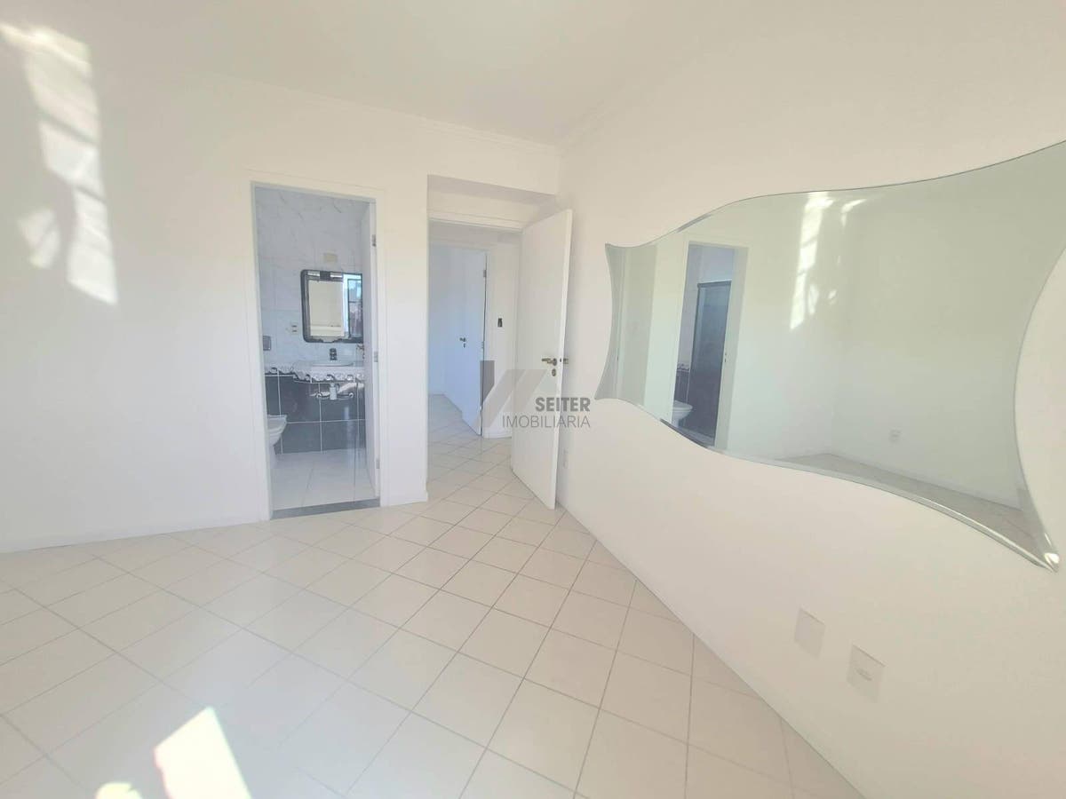 Apartamento de 5 quartos sendo 2 suites para alugar na trindade florianopolis
