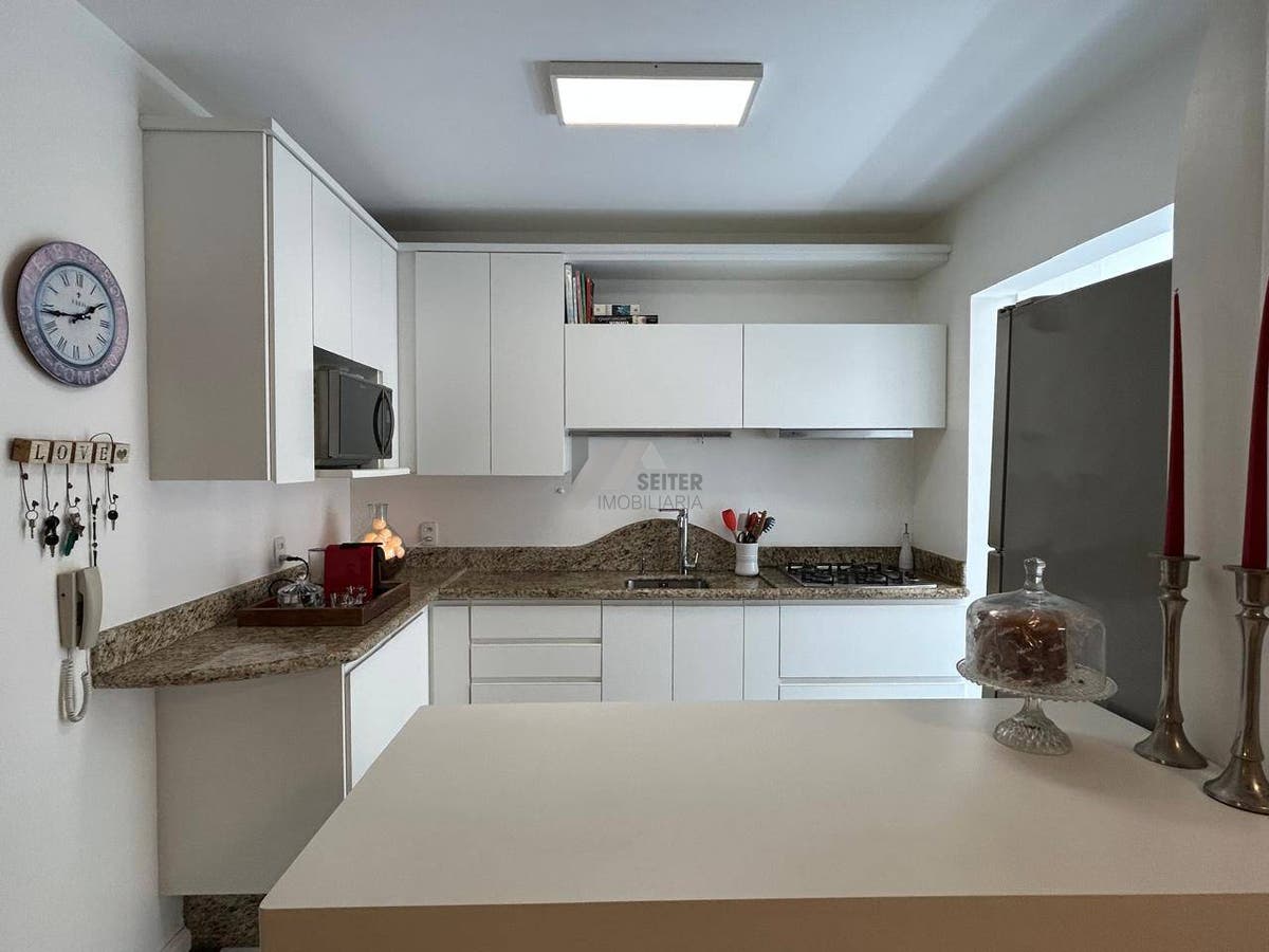 Apartamento com 3 dormitórios para a venda no Itacorubi