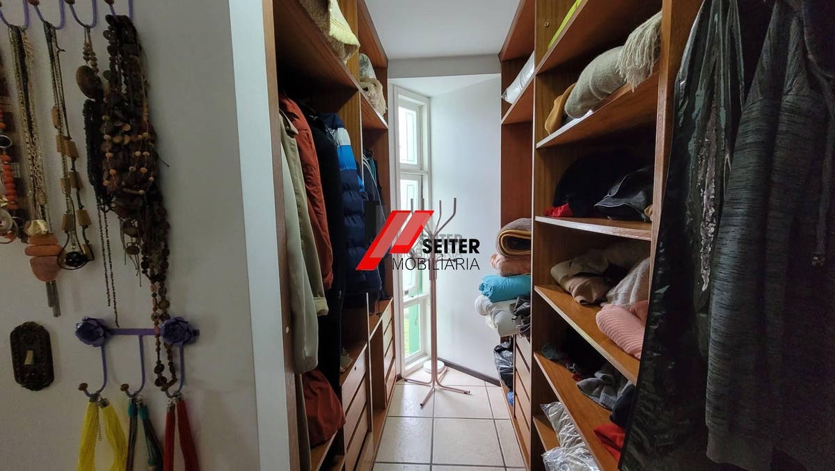 Casa com 4 quatro quartos para locação trindade florianópolis