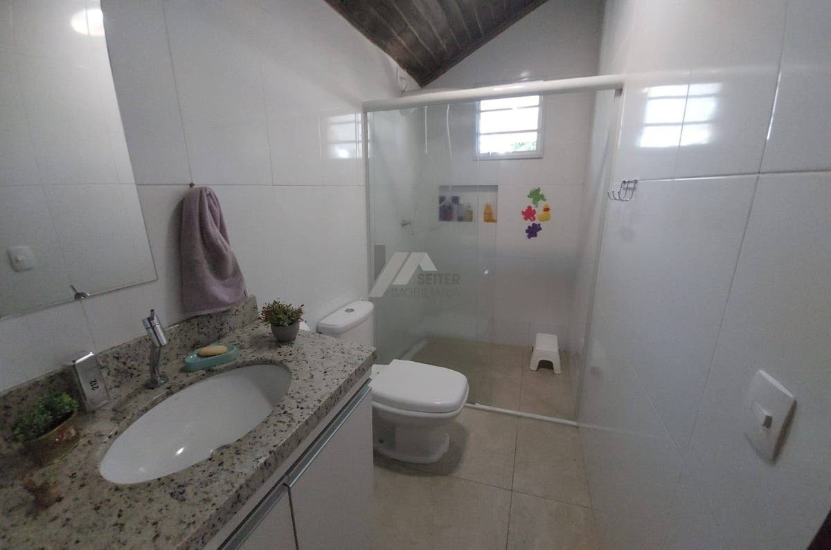 Casa 3 dormitórios com suite a venda Praia da Daniela Florianopolis