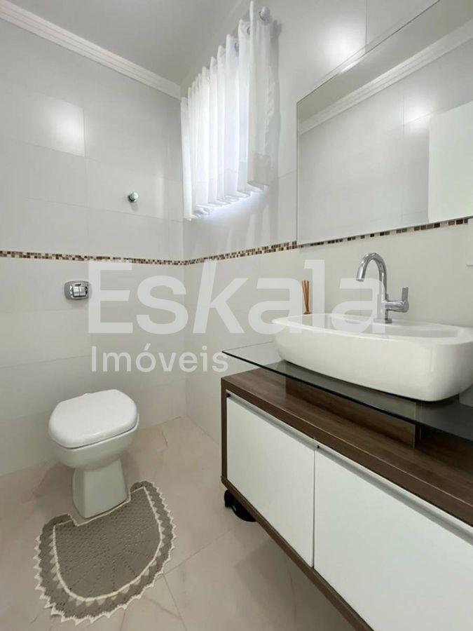 Casa Semimobiliada Com 01 Suíte + 03 Quartos Estrada Nova - Jaraguá do Sul