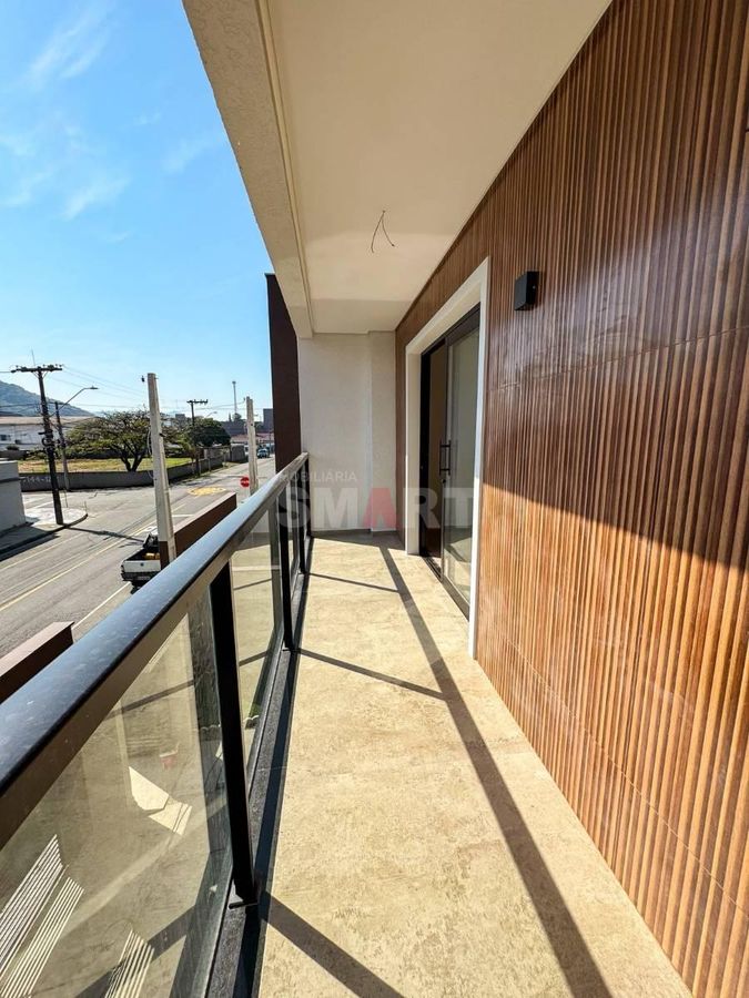 Casa Geminada com 01 Suíte e 02 Quartos no bairro Vila Lalau