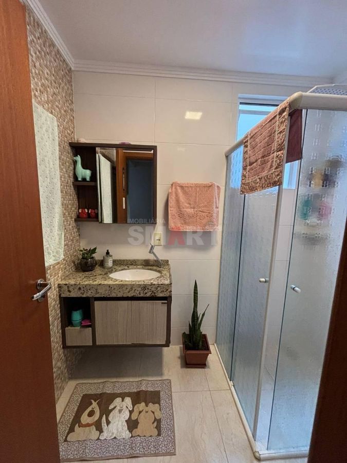 Apartamento com 2 Quartos e Ampla Área Externa no Bairro Amizade