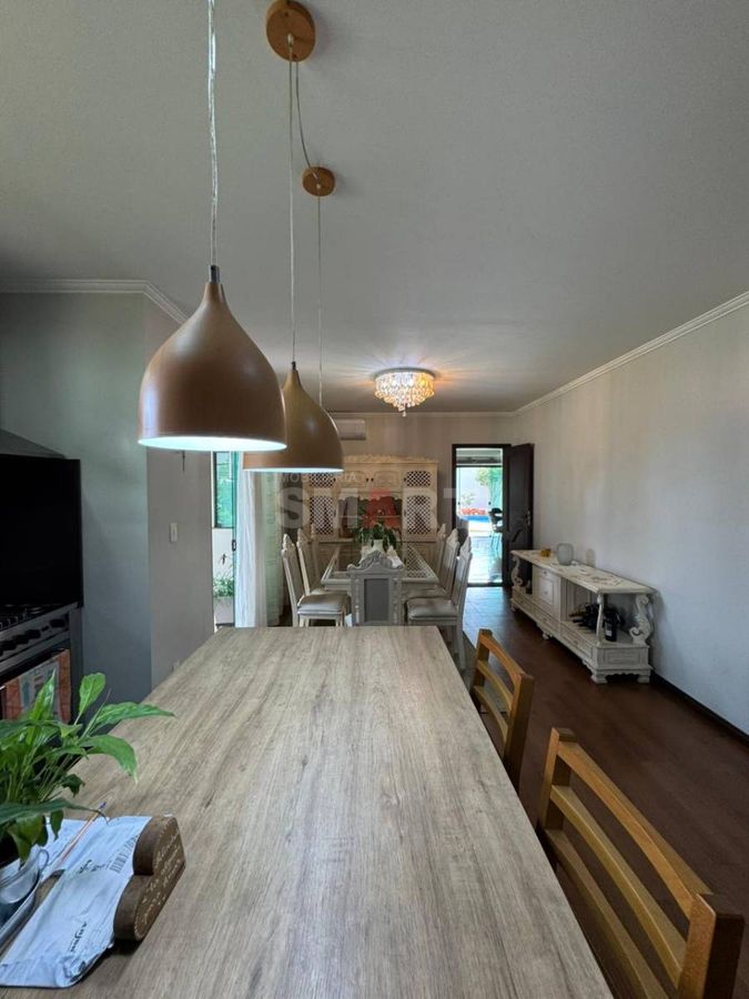 Casa Semimobiliada com 2 Suítes e 1 Quarto no Bairro Vila Nova