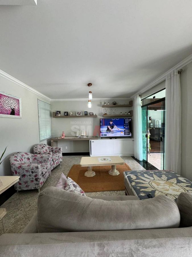 Casa Semimobiliada com 2 Suítes e 1 Quarto no Bairro Vila Nova