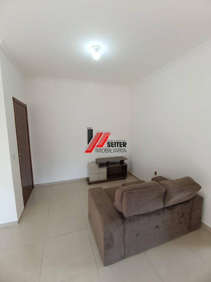 Apartamento térreo de 2 dormitórios à venda na praia do Campeche em Florianópolis