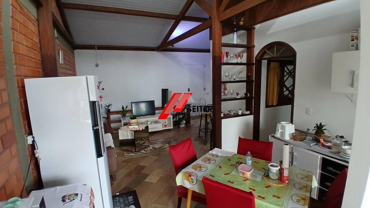 Casa a venda na agronomica