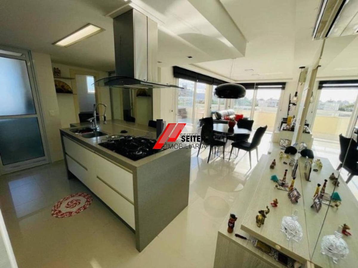 Cobertura 3 suites para alugar no Itacorubi Florianópolis