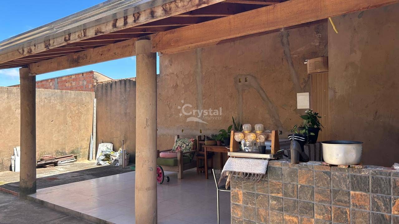 Casa com 2 quartos, garagem para 2 carros e área gourmet com churrasqueira à venda em Água Branca I - Avaré. Foto 2