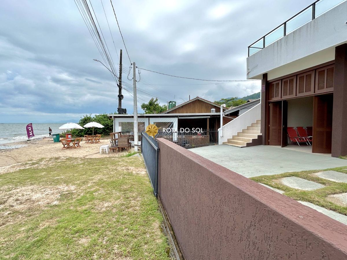 Casa frente mar à venda Praia Zimbros Bombinhas SC — foto 8