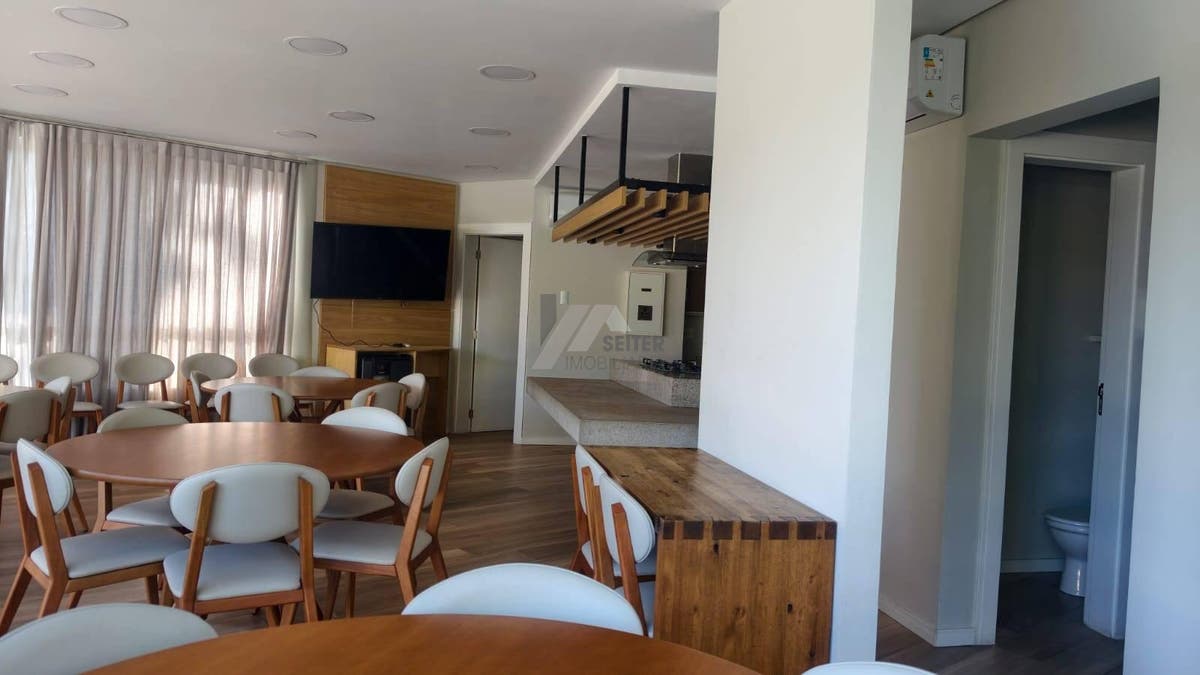 Cobertura 3 suites para alugar no Itacorubi Florianópolis