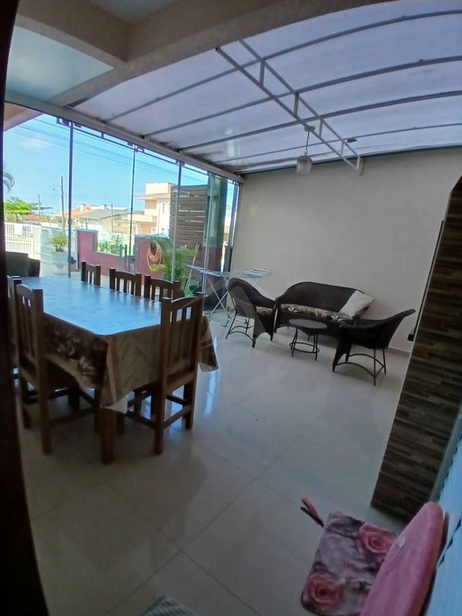 Sobrado de esquina, 3 dormitórios sendo 1 suite, itapema do norte