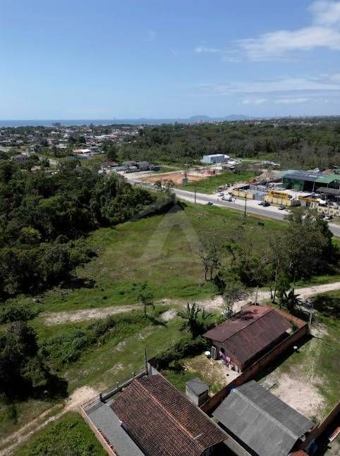 Área, 8.445m², barra sai