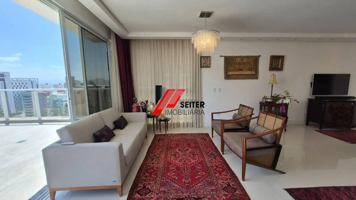 Cobertura 2 dormitórios com suite venda Centro Florianópolis