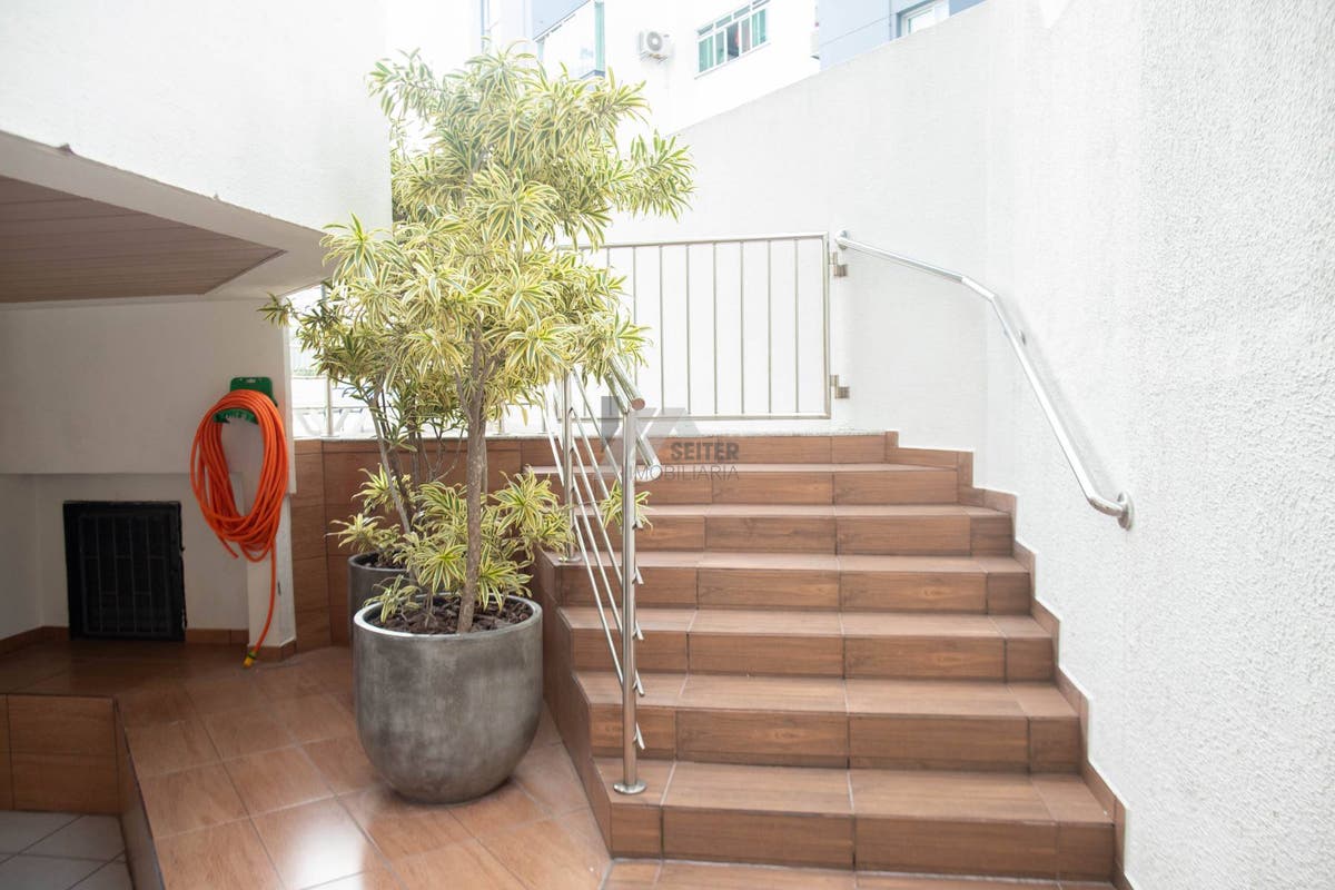 Apartamento com 3 quartos, Centro - Florianópolis