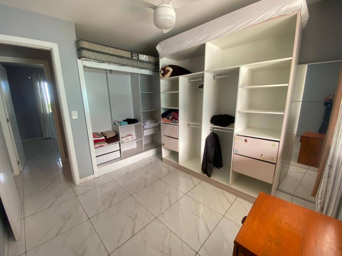 Casa frente mar, 4 quartos com piscina, mariluz