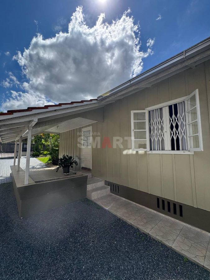 Terreno com 924,27m² com 2 Casas e Piscina no Bairro Vila Lenzi (Avalia Permuta)