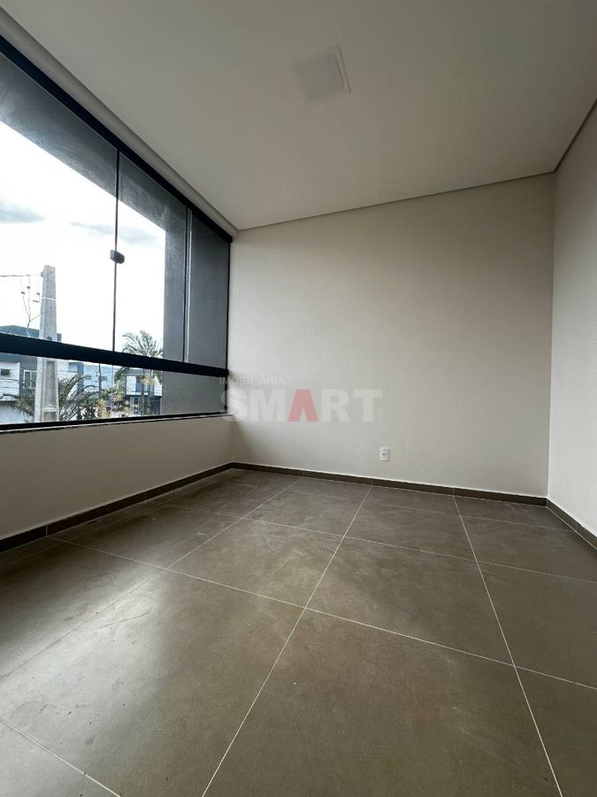 Geminado Duplex com 1 Suíte + 2 Quartos e Espaço de Fundos com Churrasqueira