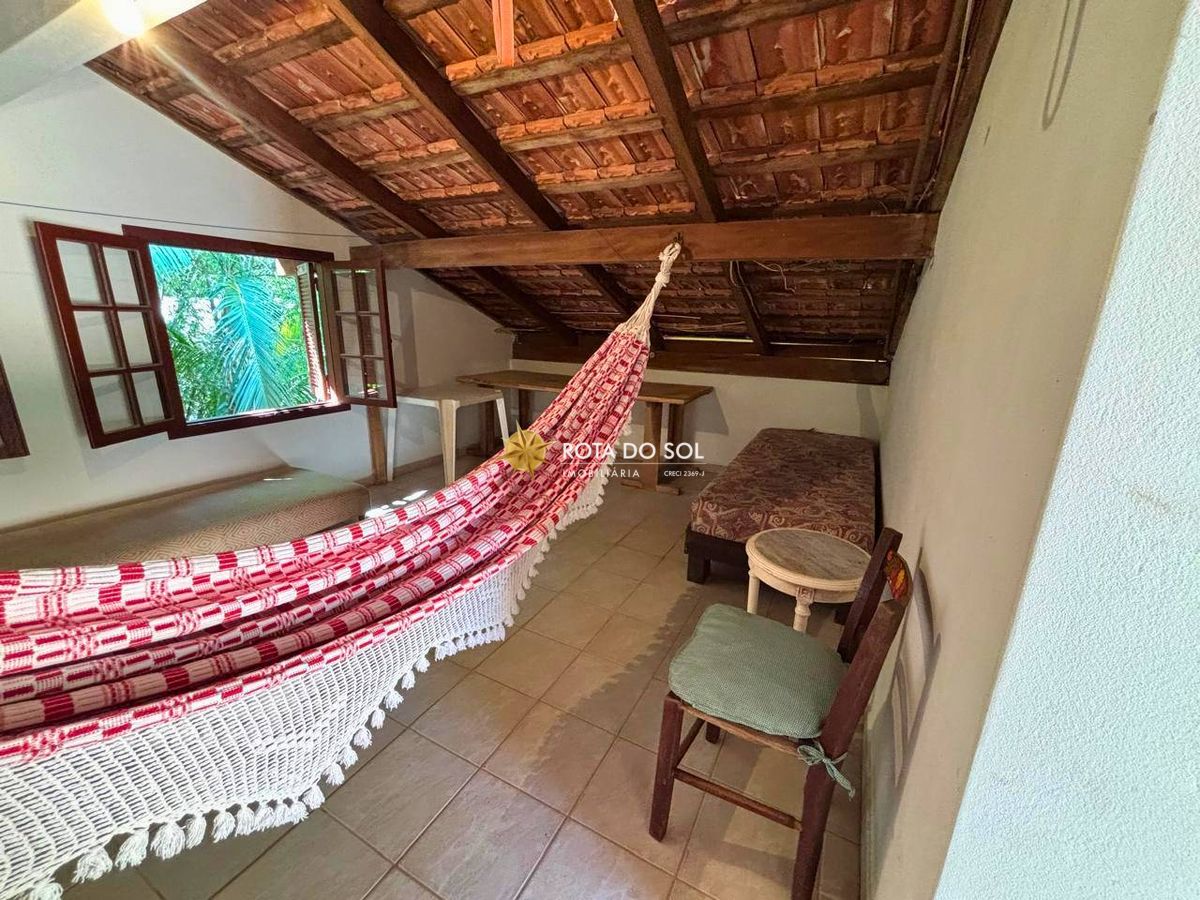 Casa 4 Dormitórios Praia Bombas Bombinhas SC - 22