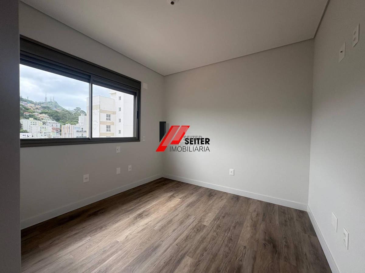 Apartamento de 3 dormitorios com suite a venda carvoeira florianópolis
