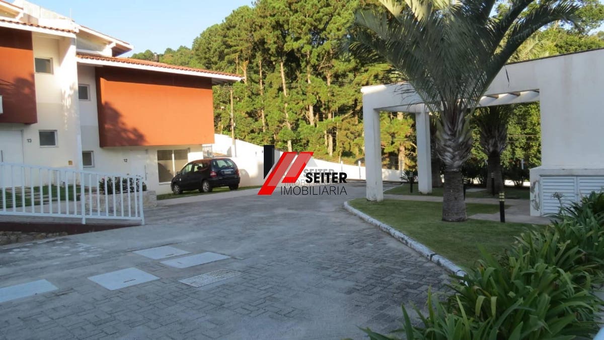 Casa com 3 quartos a venda no bairro Sambaqui em Florianópolis