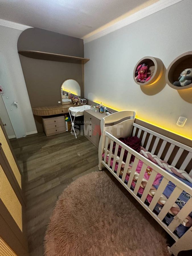 Apartamento com Elevador Semimobiliado Em Região Central com Suíte + 1 Quarto