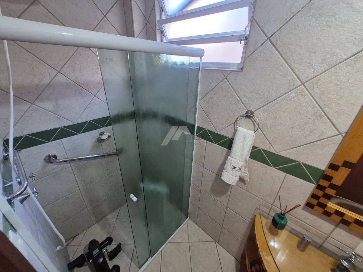 Casa a venda na Trindade com 5 dormitórios Florianópolis