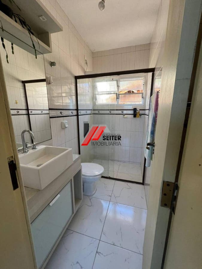 Casa a venda centro de Florianpolis, com 3 dormitorios sendo 1 suíte, vaga de garagem para ate 4 carros