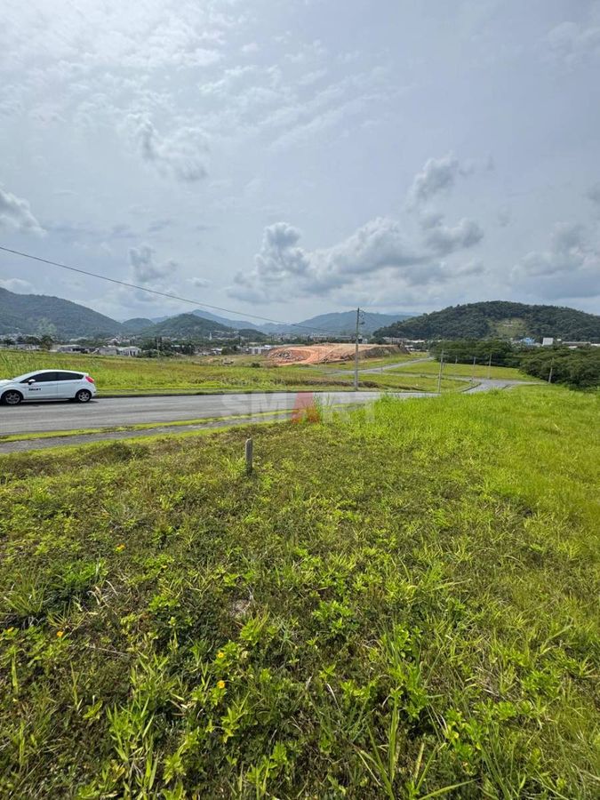 Terreno de 325,74m² na Barra do Rio Cerro