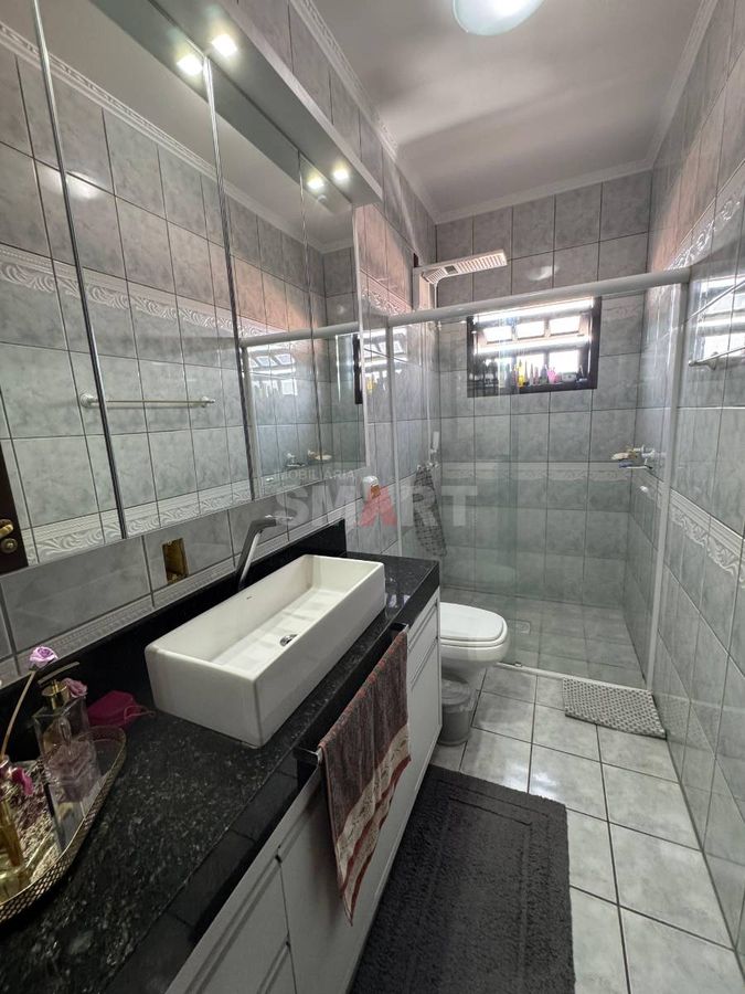 Terreno com 924,27m² com 2 Casas e Piscina no Bairro Vila Lenzi (Avalia Permuta)