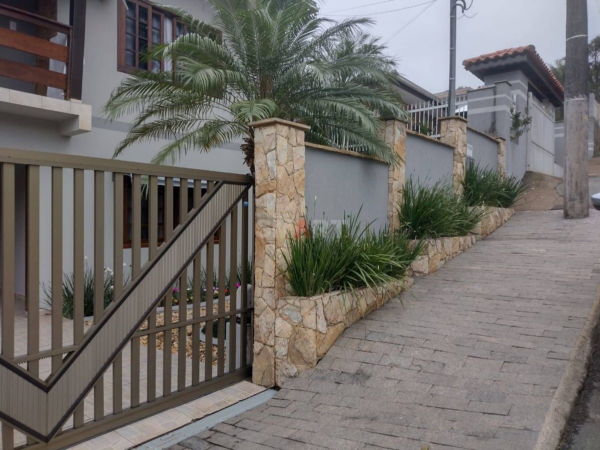 Casa com 3 Quartos Sendo 1 Suite no Bairro Estrada Nova