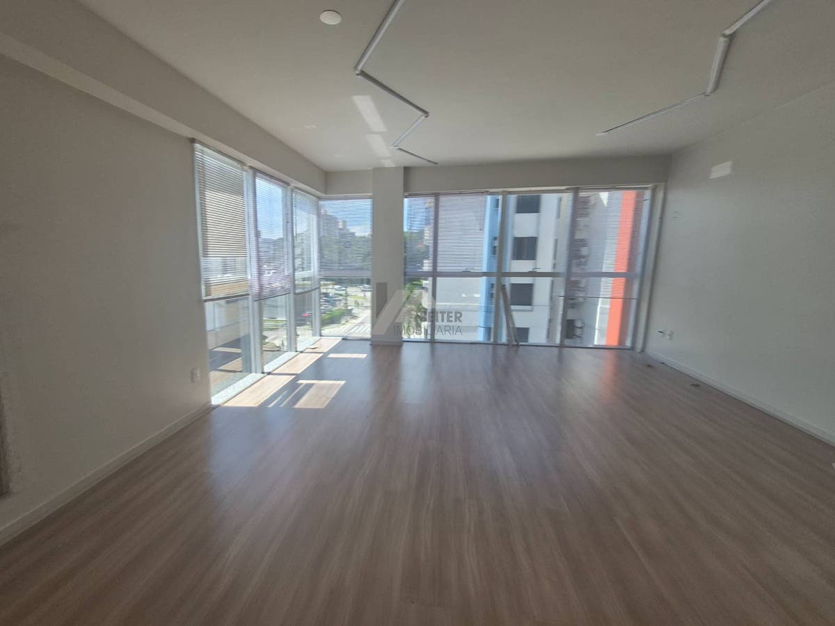 Sala comercial a venda no bairro Itacorubi com 37 m2 de área