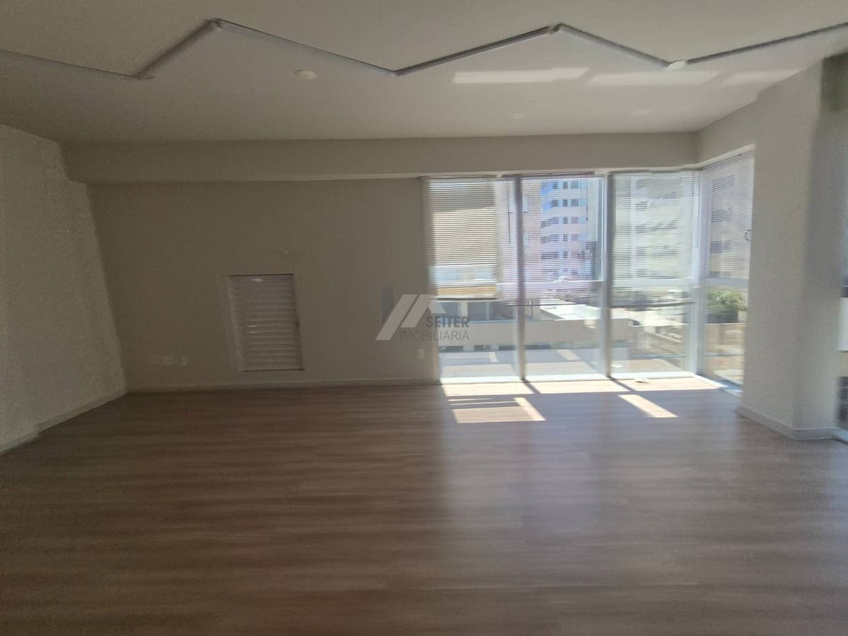 Sala comercial a venda no bairro Itacorubi com 37 m2 de área