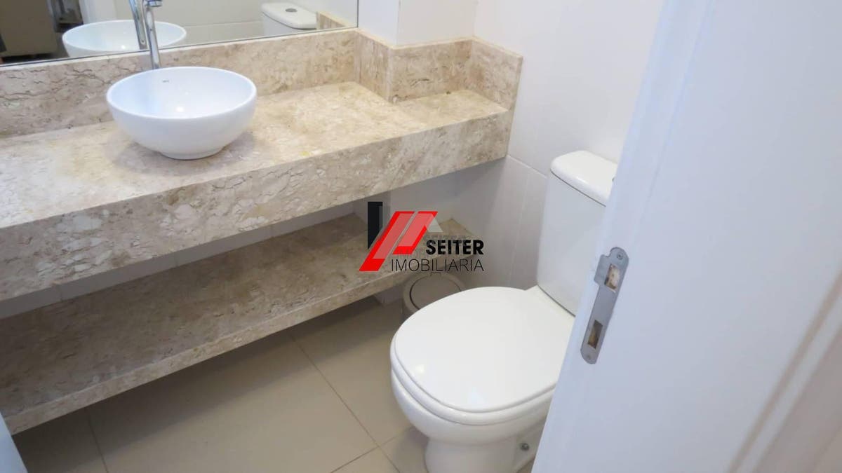 Casa com 3 quartos a venda no bairro Sambaqui em Florianópolis