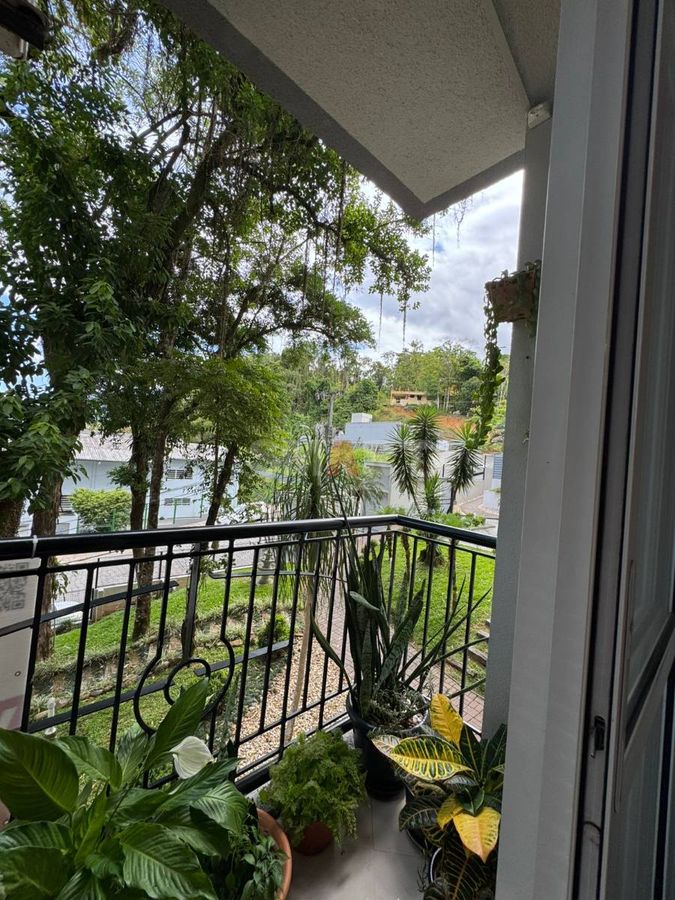 Apartamento Mobiliado com 1 Suíte mais 2 Quartos no Bairro Nova Brasília