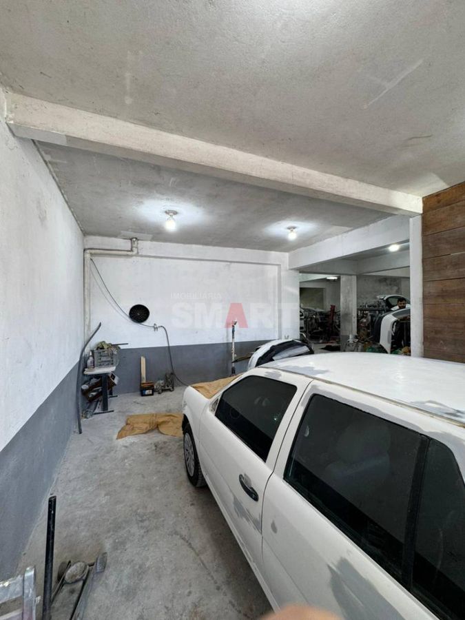 Casa com Piscina no Terraço e Ampla Área Externa no Bairro Ilha da Figueira