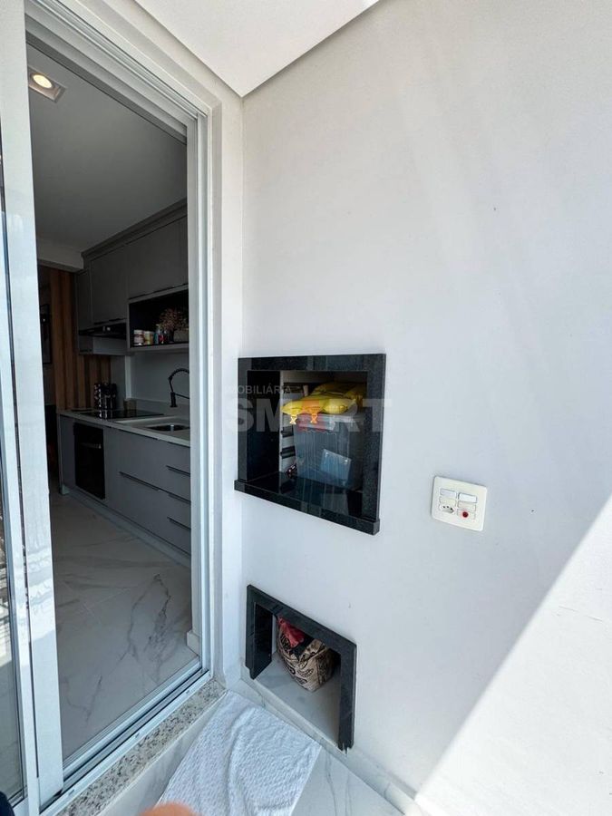 Apartamento Semimobiliado com 1 Suíte e 1 Quarto no Bairro Nova Brasília