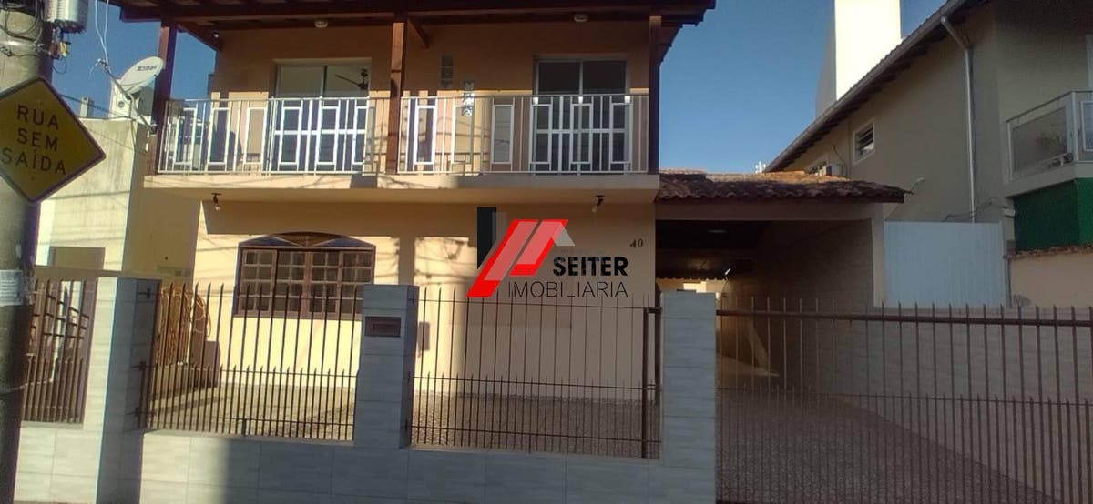 Casa á venda na trindade Florianópolis