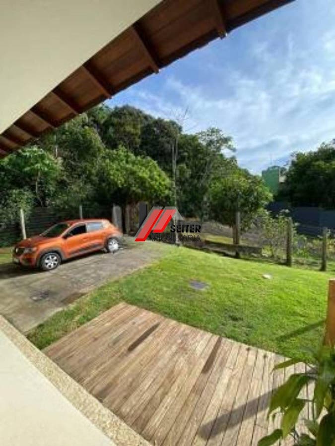 Casa com 4 dormitórios no Campeche