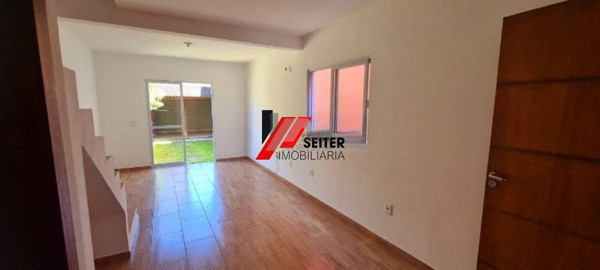 Casa de 2 dormitorios a venda Morro das Pedras Florianopolis