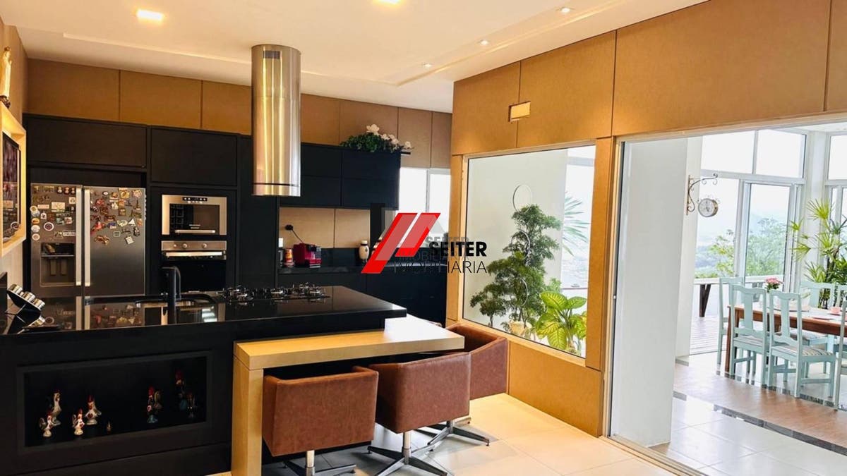 Casa de 5 suítes Alto Padrão à Venda condomínio Altos de São José no Roçado