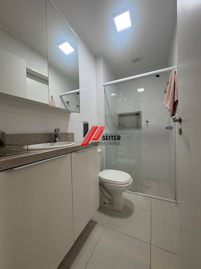 Apartamento de 2 Domitorios com Suite a Venda em Florianopolis
