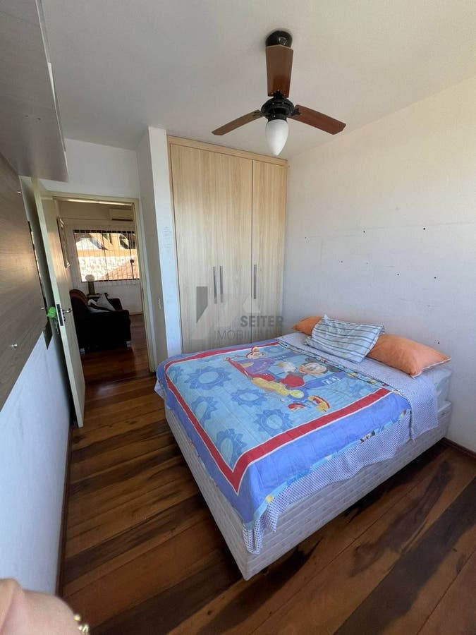 Casa para locação com 3 dormitórios sendo 1 suíte em Florianópolis Centro