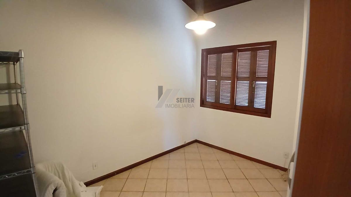 Casa a venda de 4 suites terreno grande Santo Antonio de Lisboa Florianopolis