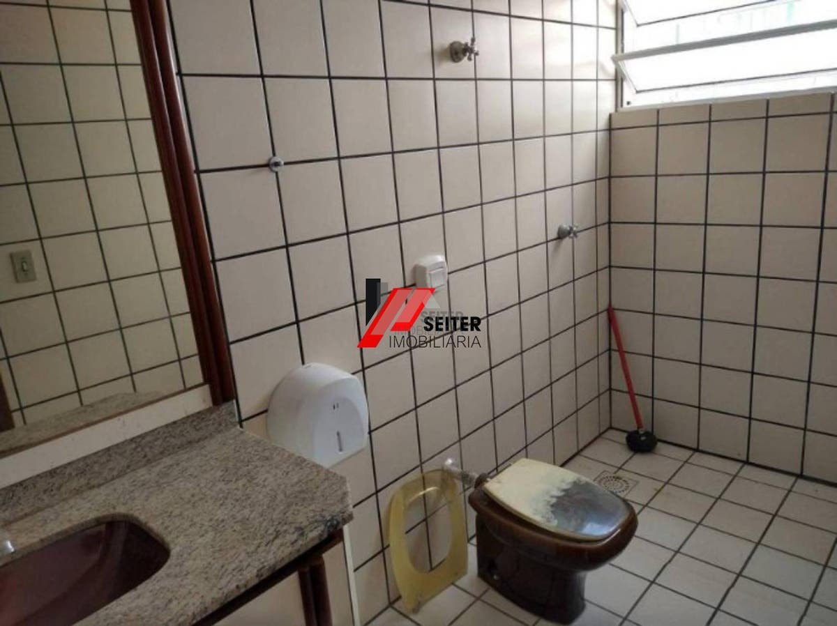 Casa comercial a venda no bairro Saco dos Limões
