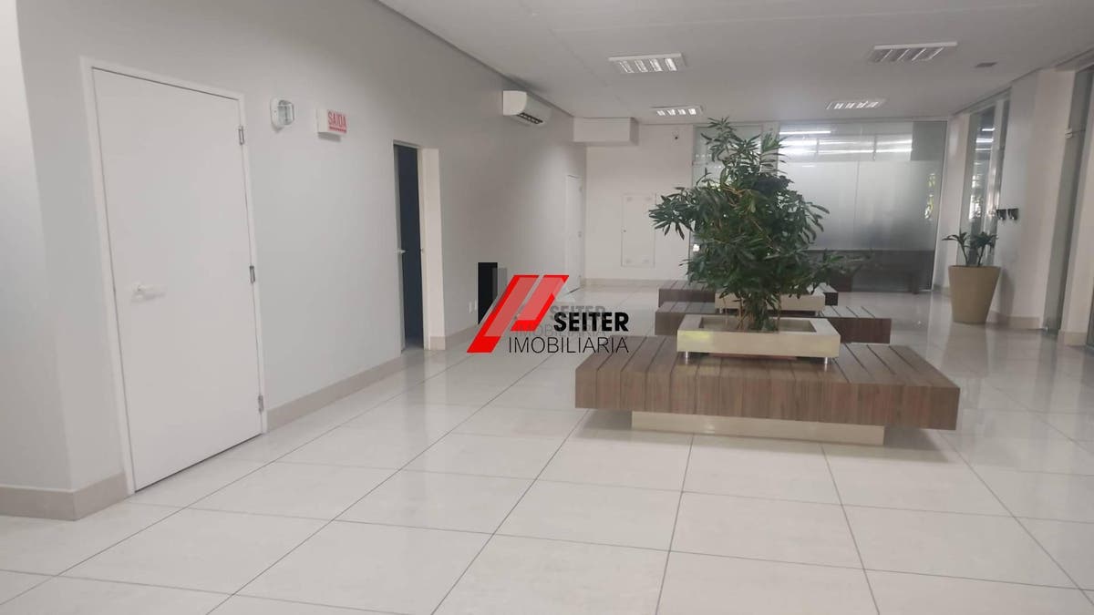 Aluga sala comercial Florianopolis Itacorubi com 42 m2 de área